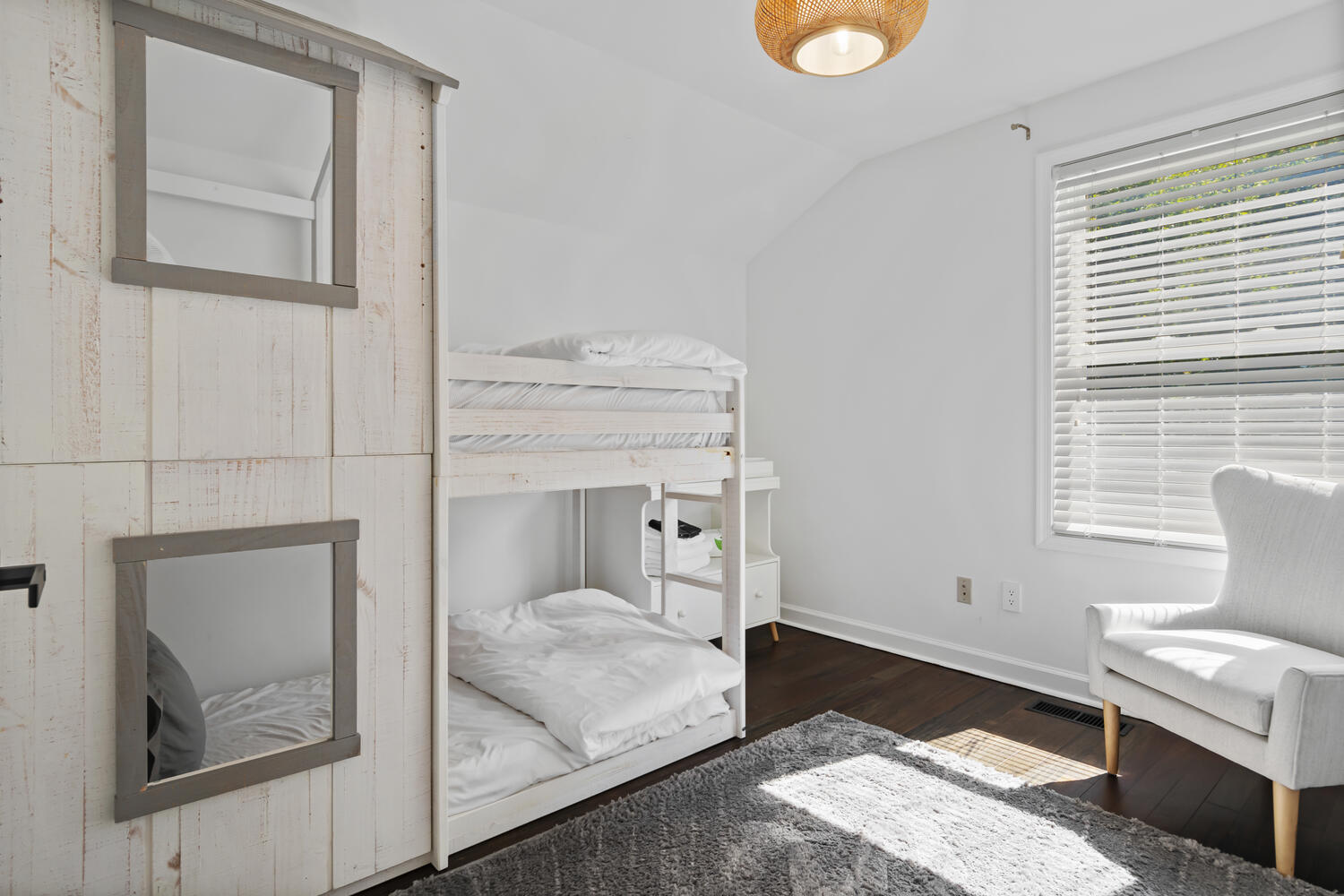 G23 — Bunkbed