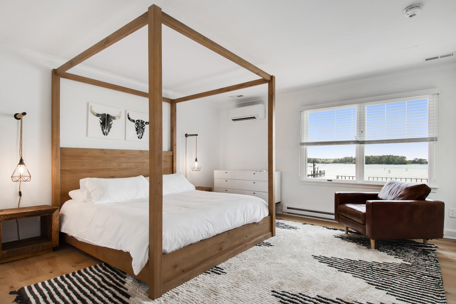 Room 21 — King